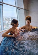 Jacuzzi z widokiem na Warszawę